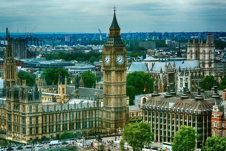 Image of Big Ben clock and Westminster Building