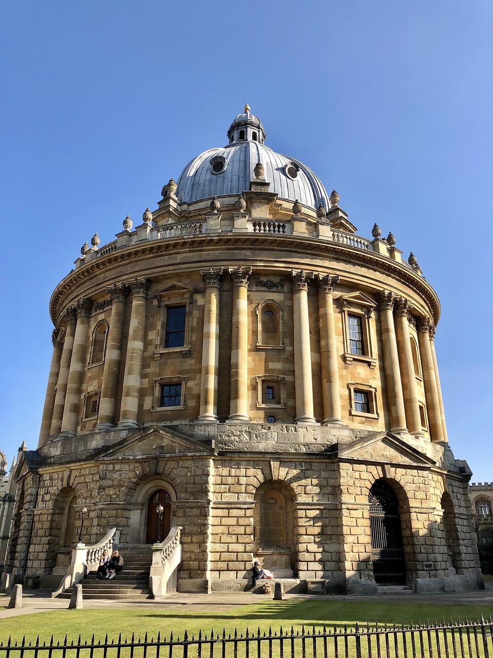 Image of Oxford Library - round building in a blue sky background