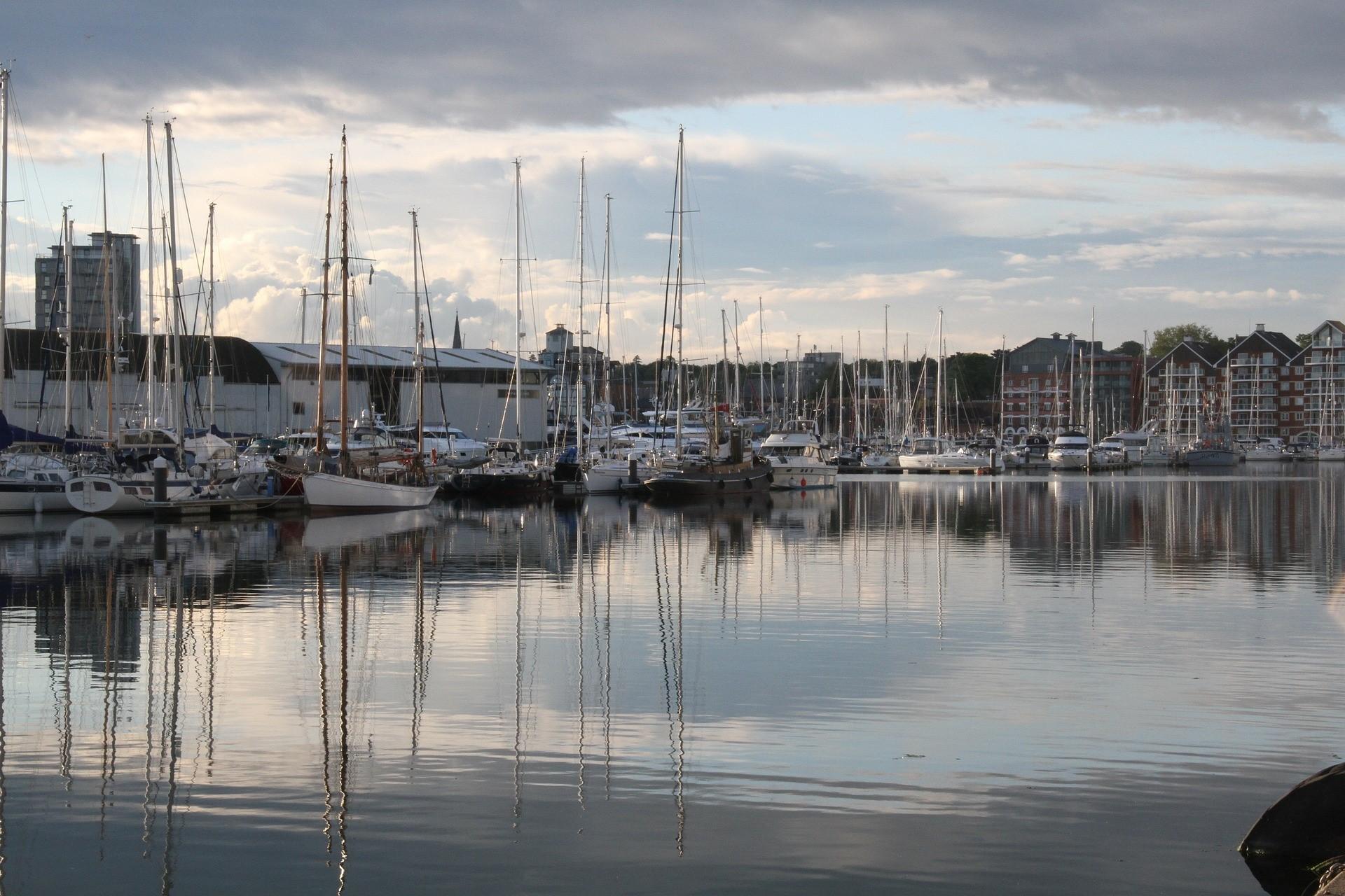 Picture of boat on sea in port