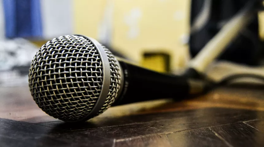 Microphone