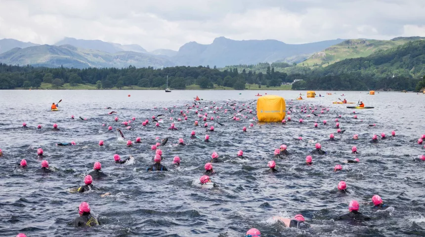 hundreds of swimmers, swimming in Lake Windermere